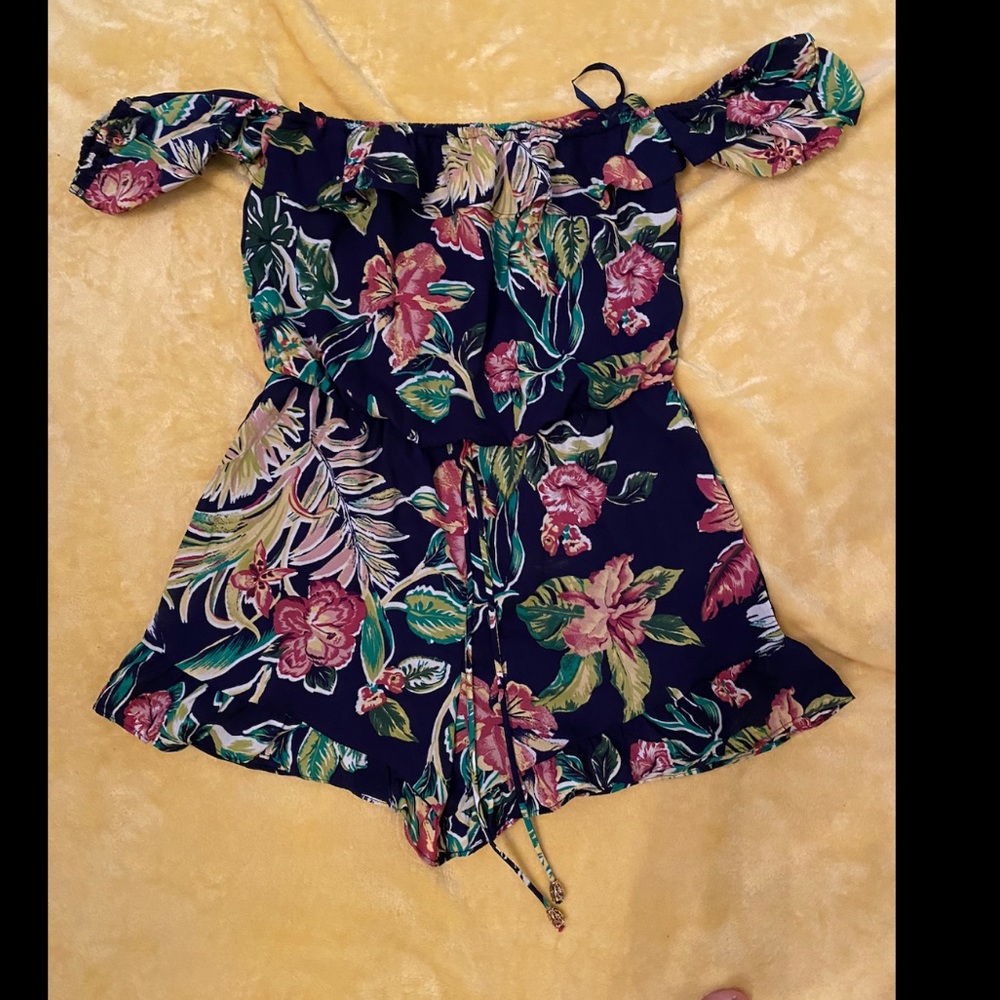 Romper with off the shoulder sleeves